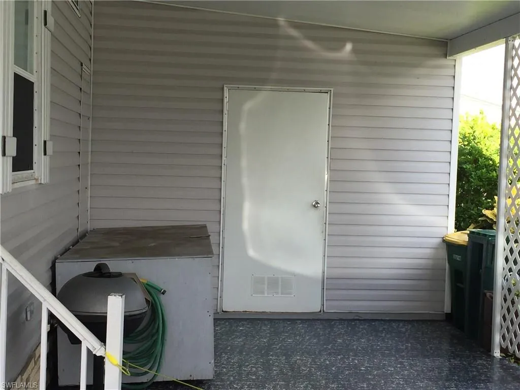 Naples, Florida 34104, United States, 2 Bedrooms Bedrooms, ,2 BathroomsBathrooms,Residential,Pending,121695