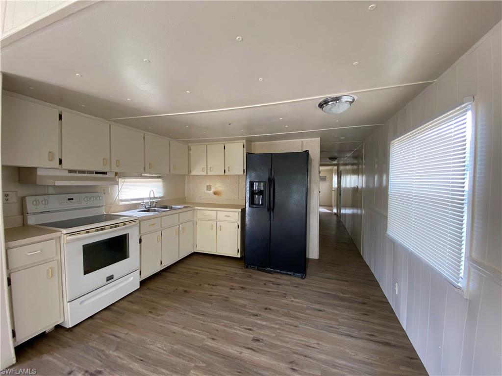 SUNCOAST ESTATES UNREC - Residential Lease