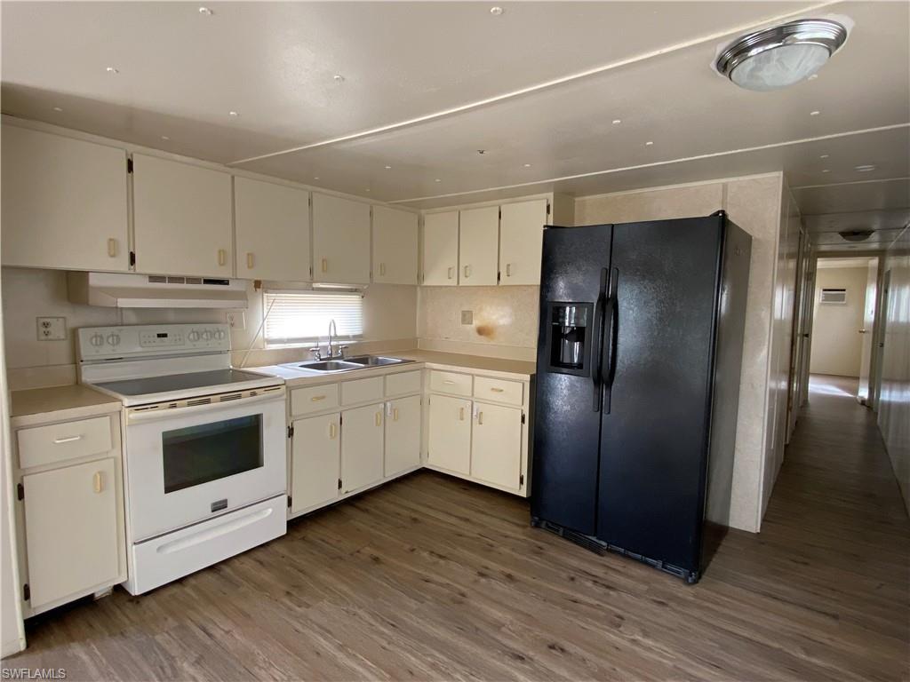 SUNCOAST ESTATES UNREC - Residential Lease