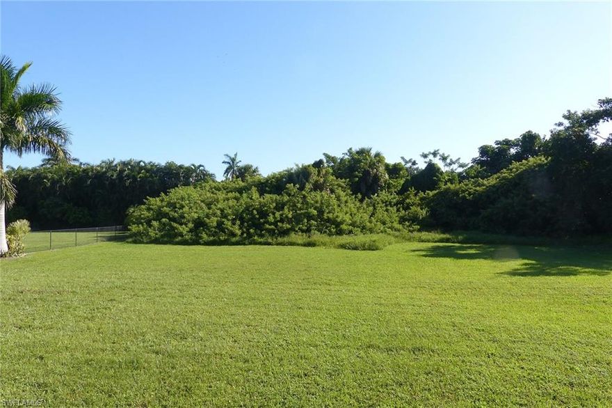 Don't miss out on this great lot in the prestigious estate section of the island. Build a home with a 3-car garage on a quiet street surrounded by beautiful homes.