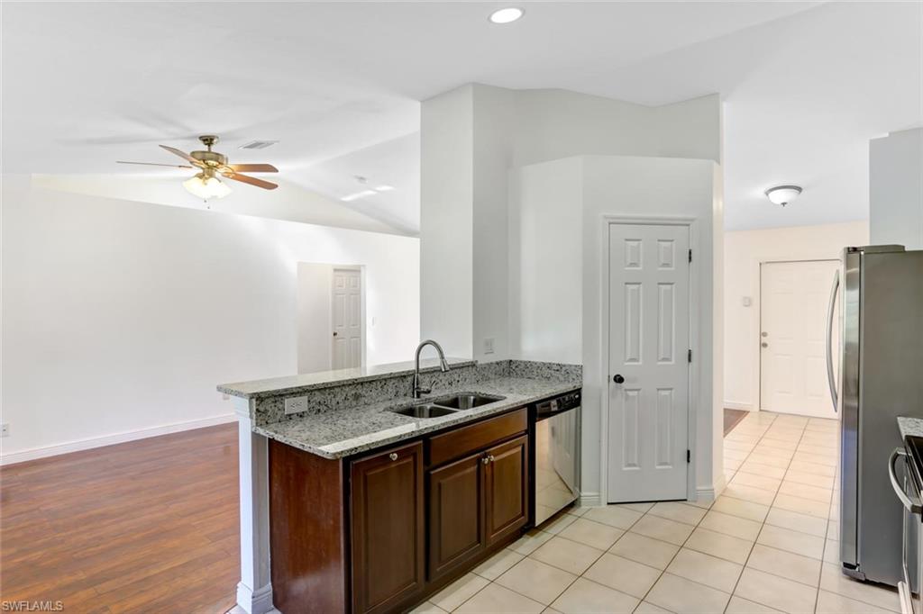 SAN CARLOS PARK - Residential