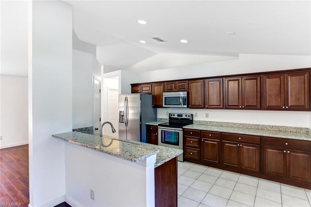 SAN CARLOS PARK - Residential