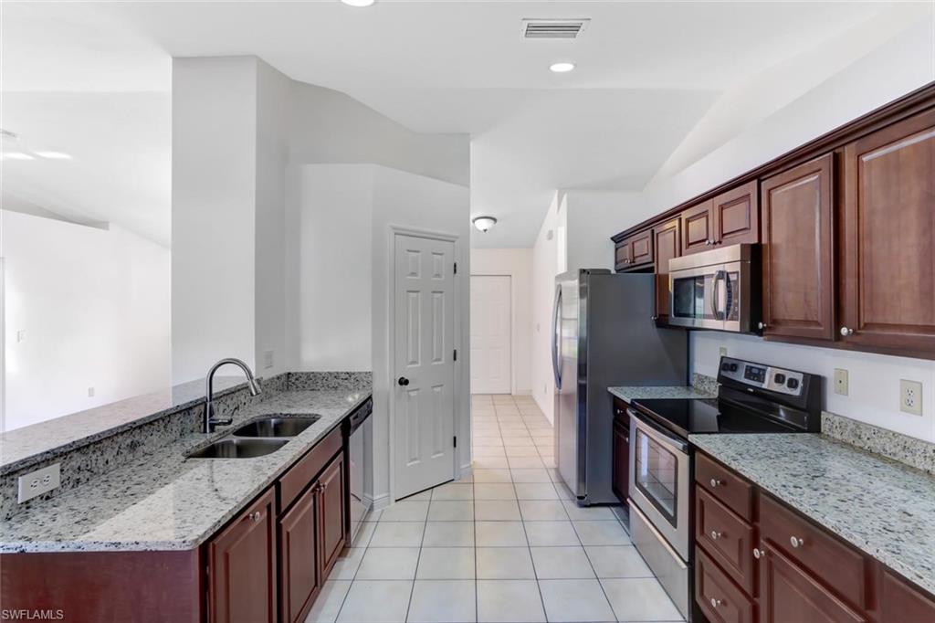 SAN CARLOS PARK - Residential