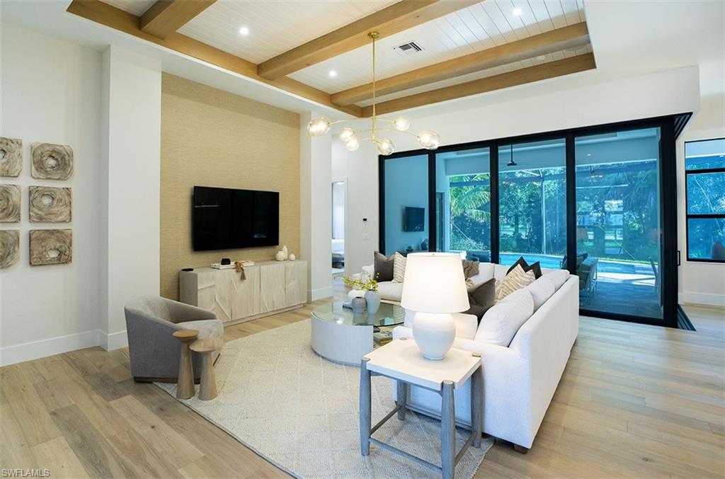 COCO LAKES - Residential