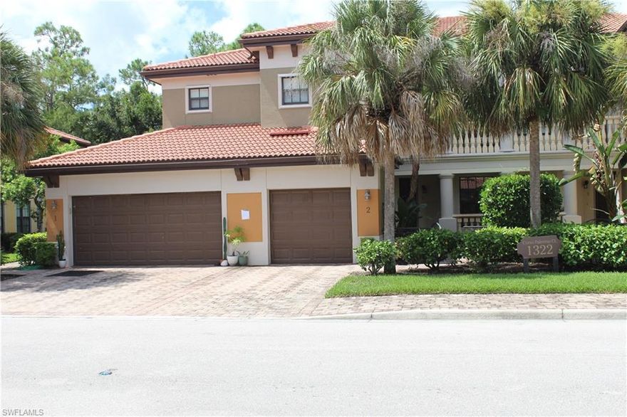 First floor unit in Bella Vita. Freshly painted, high ceilings, tile and hardwood floor throughout. Granit counter tops on the kitchen and bathrooms. Attached garage. Club house has pool and exercise room. Close to shopping, schools and restaurants.