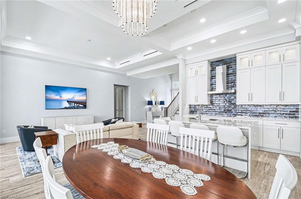 62 Dolphin CIR