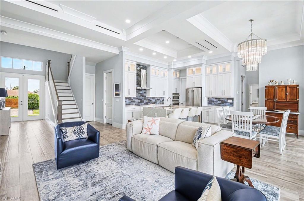 62 Dolphin CIR