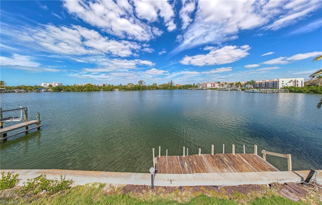 LITTLE HICKORY SHORES - Land