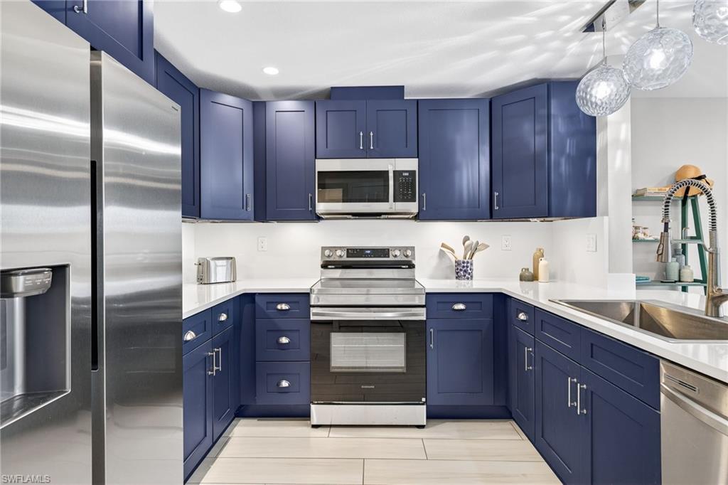 SUNSET SOUTH CONDO - Residential