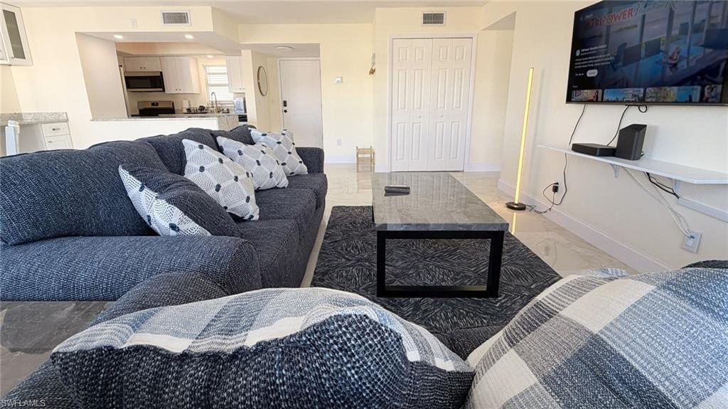 ISLAND HOUSE BEACH CLUB - Residential Lease