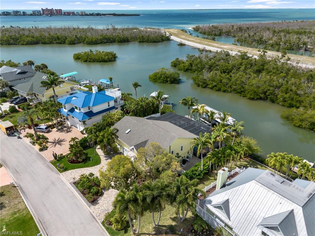 SIESTA ISLES - Residential