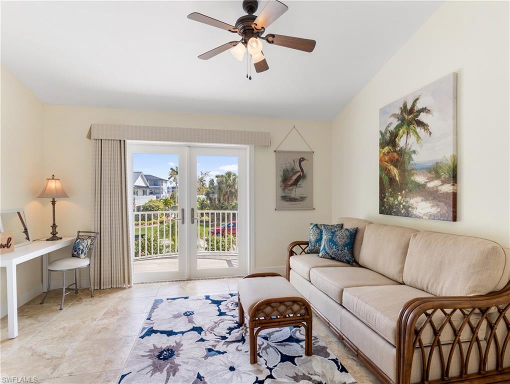 SIESTA ISLES - Residential