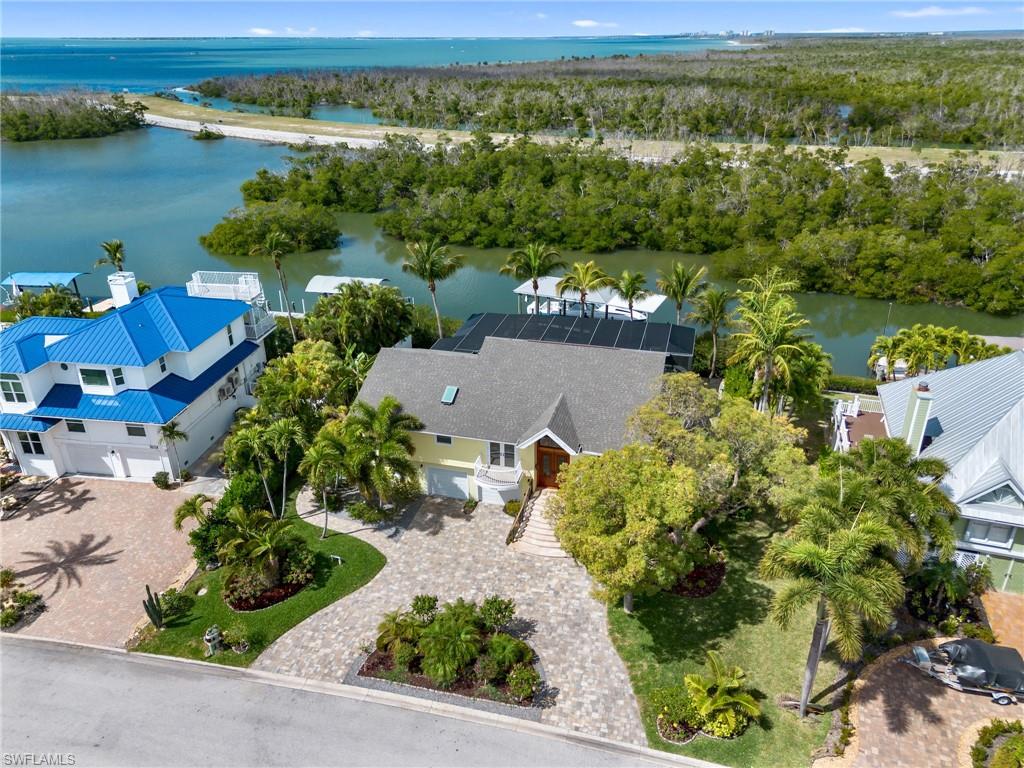 SIESTA ISLES - Residential