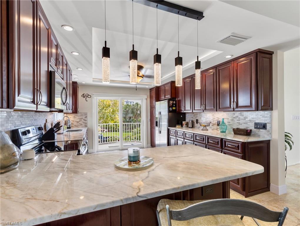 SIESTA ISLES - Residential