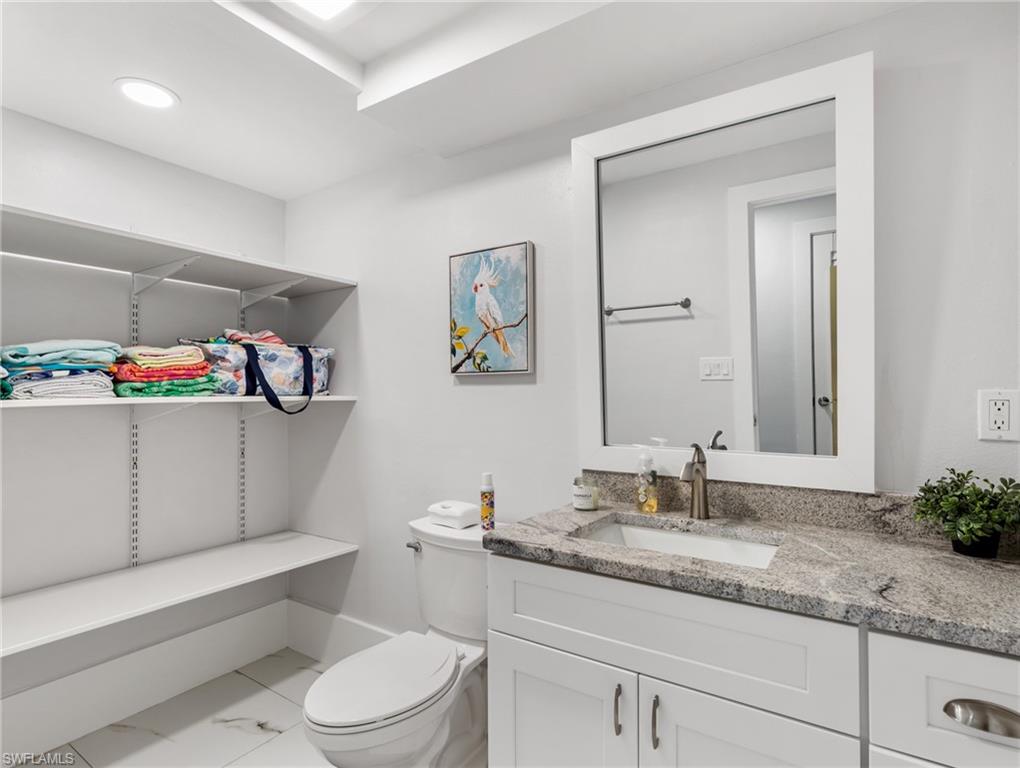 SIESTA ISLES - Residential