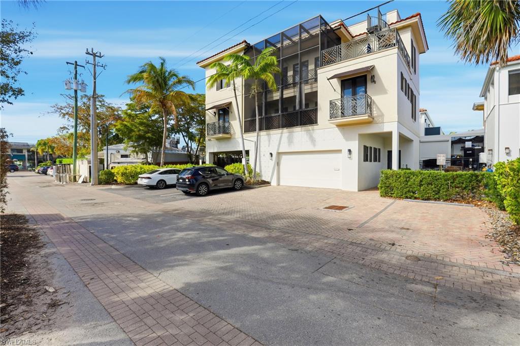 LA GALLERIA - Residential