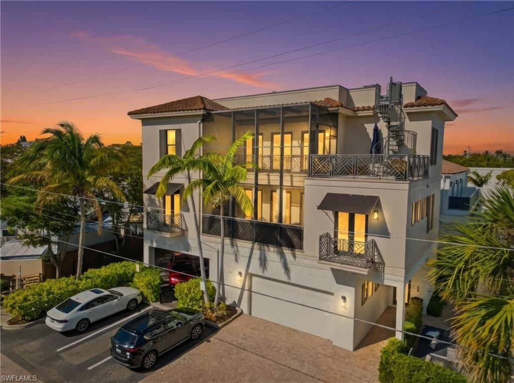 Photo of 340 12th AVE S #6, NAPLES, FL 34102 (MLS # 226003779)