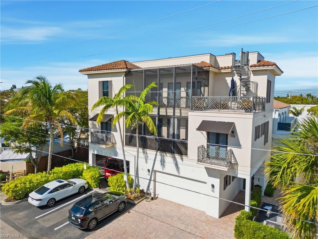 Photo of 340 12th AVE S #6, NAPLES, FL 34102 (MLS # 226003779)