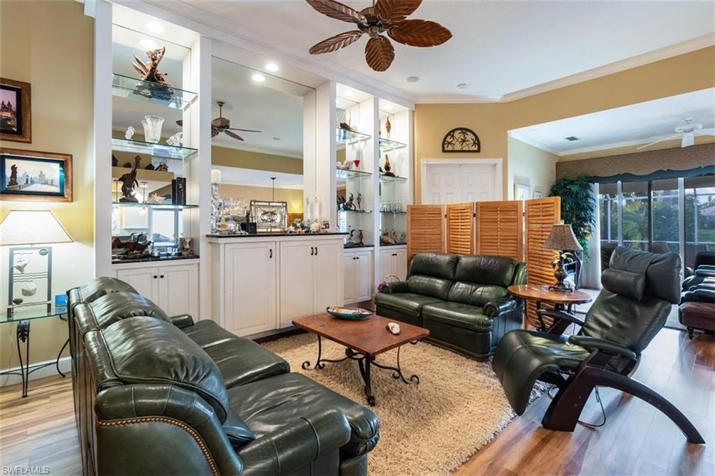 ISLAND WALK - Residential