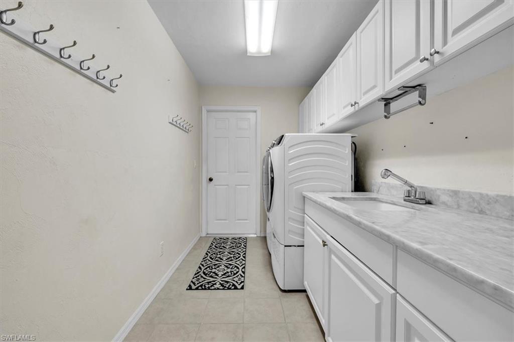 LONGSHORE LAKE - Residential