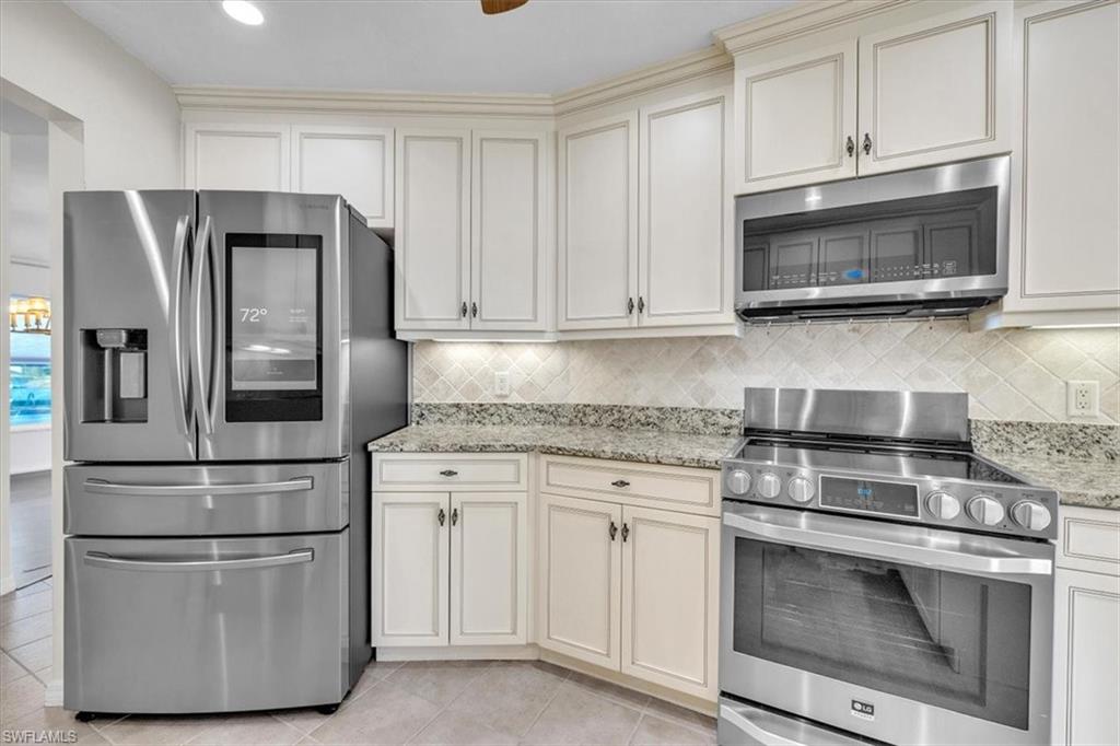 LONGSHORE LAKE - Residential