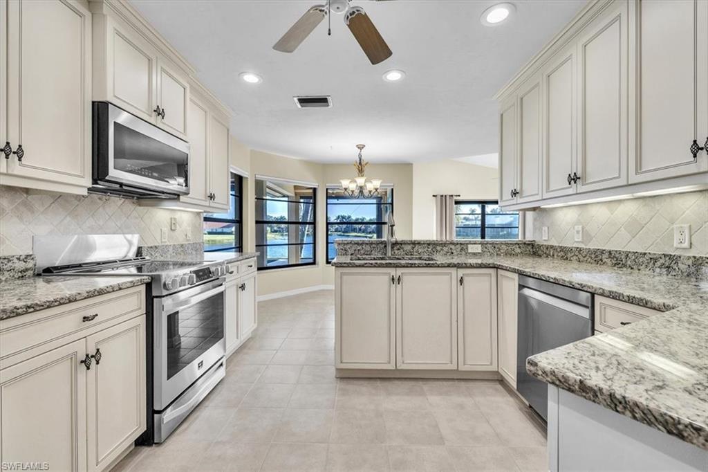 LONGSHORE LAKE - Residential