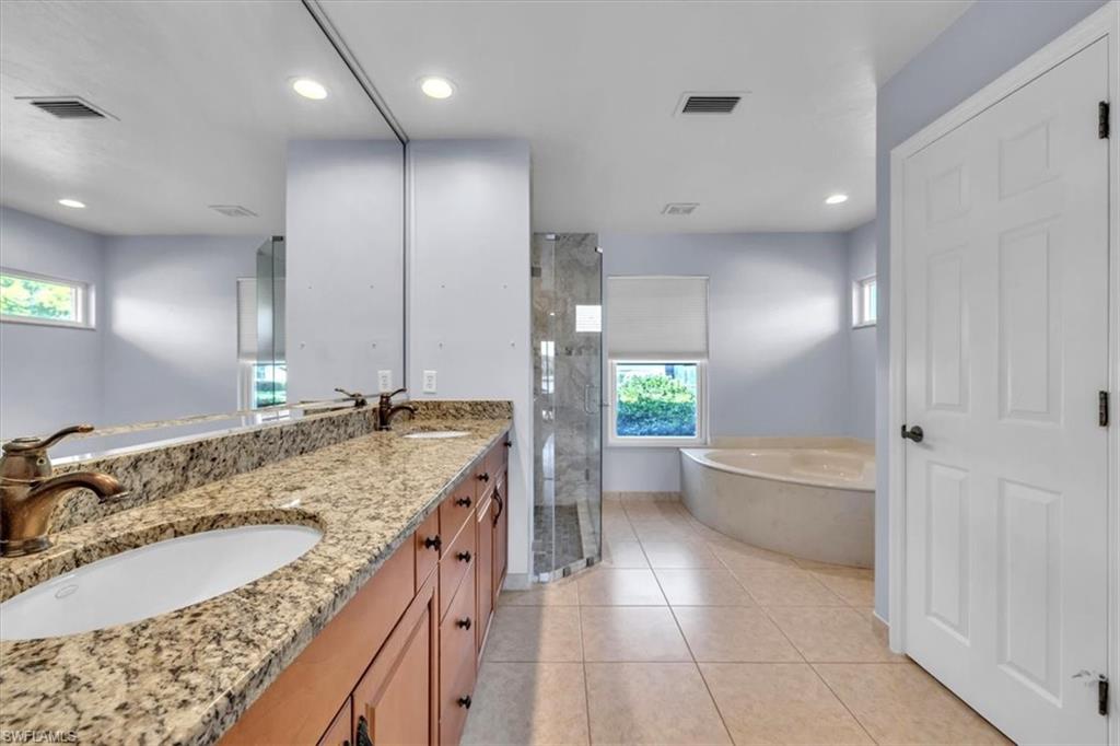 LONGSHORE LAKE - Residential