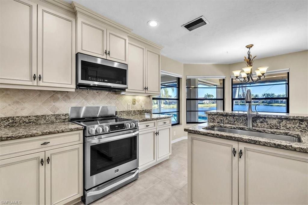 LONGSHORE LAKE - Residential