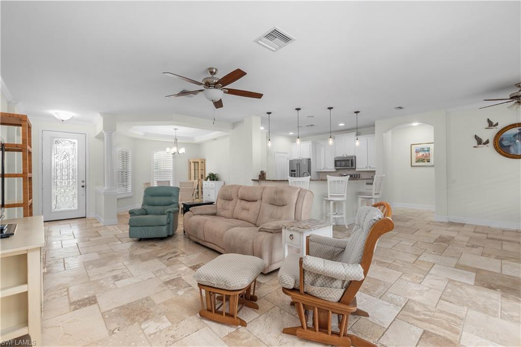 HAMPTON LAKES - Residential