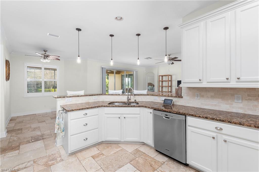 HAMPTON LAKES - Residential