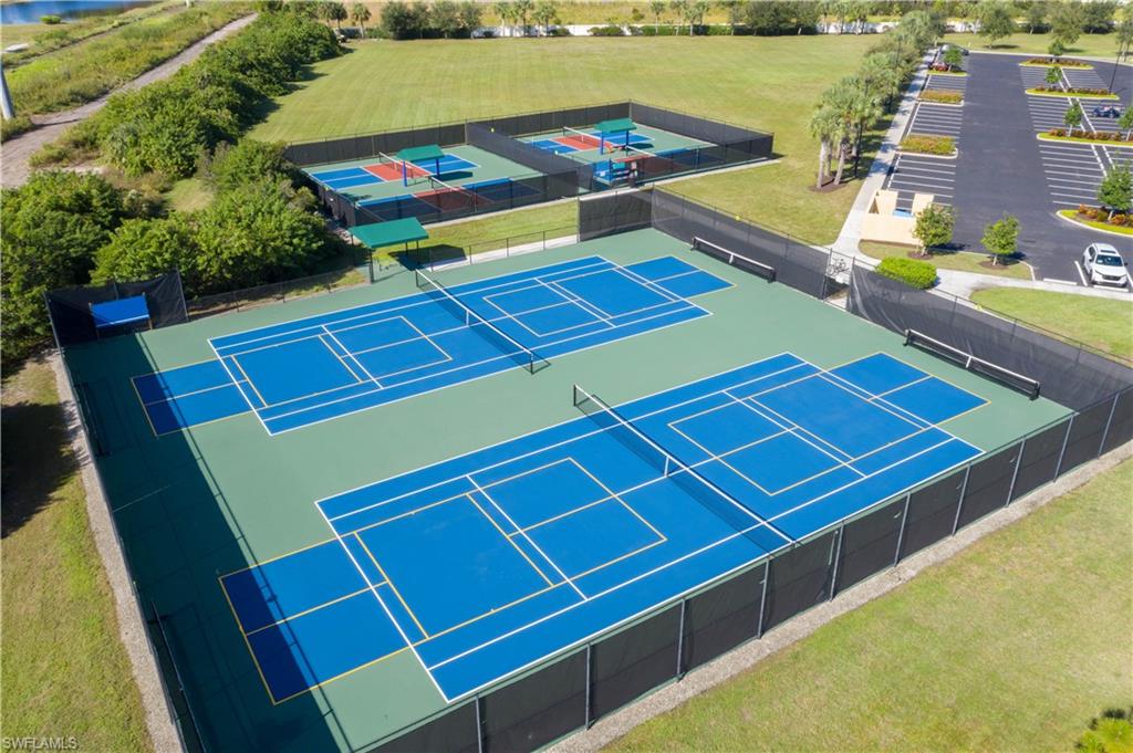 HAMPTON LAKES - Residential