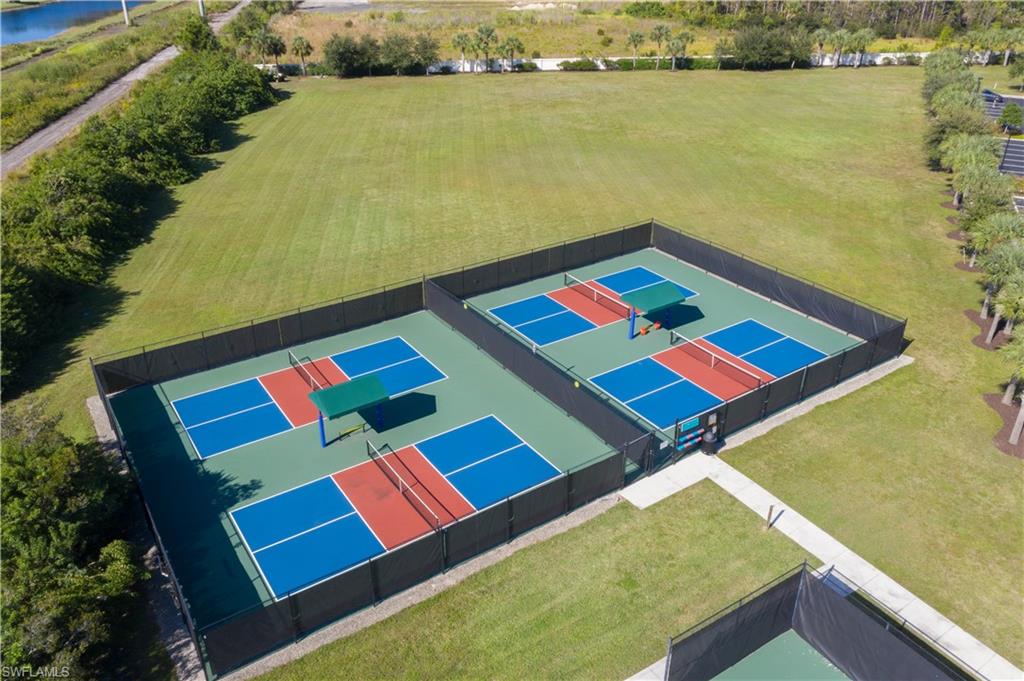 HAMPTON LAKES - Residential