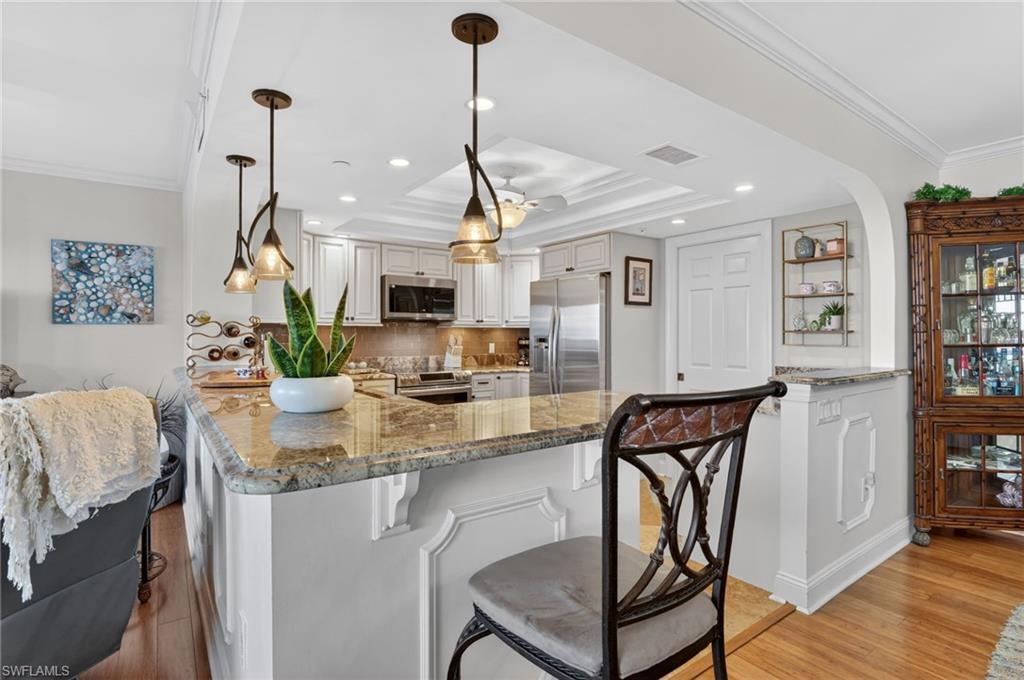 POINTE ROYALE - Residential Lease