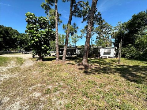 Manufactured Home in NORTH FORT MYERS FL 7711 & 7705 McDaniel DR.jpg