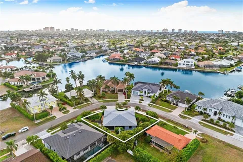 111 S Bahama Ave, Marco Island, FL 34145 - MLS#: 225000811
