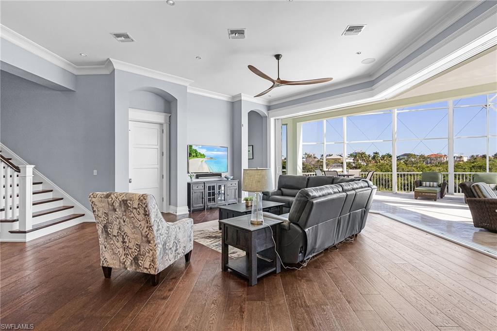 CAPE HICKORY - Residential