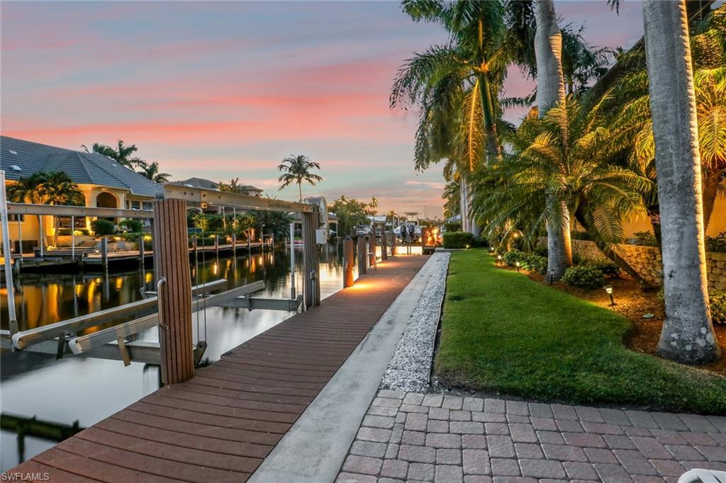 AQUALANE SHORES - Residential