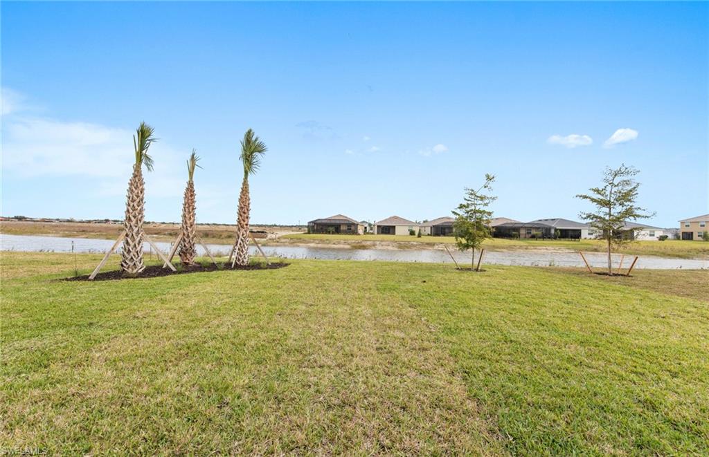 HAMPTON LAKES - Residential