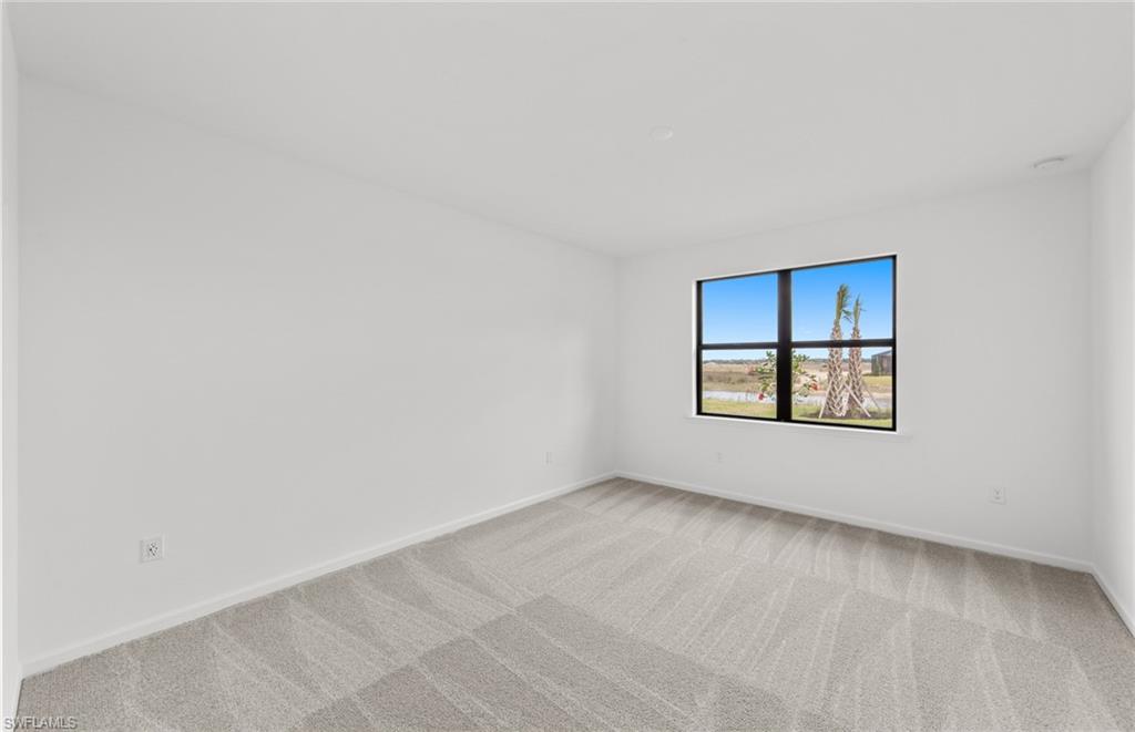 HAMPTON LAKES - Residential