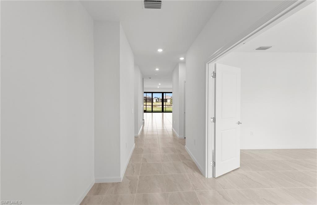 HAMPTON LAKES - Residential