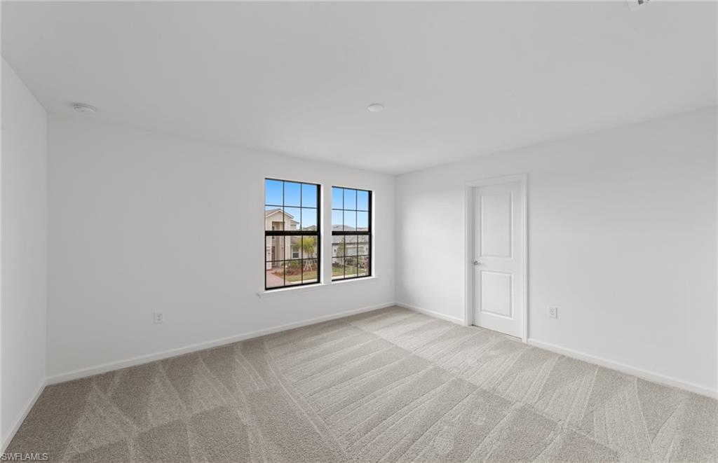 HAMPTON LAKES - Residential