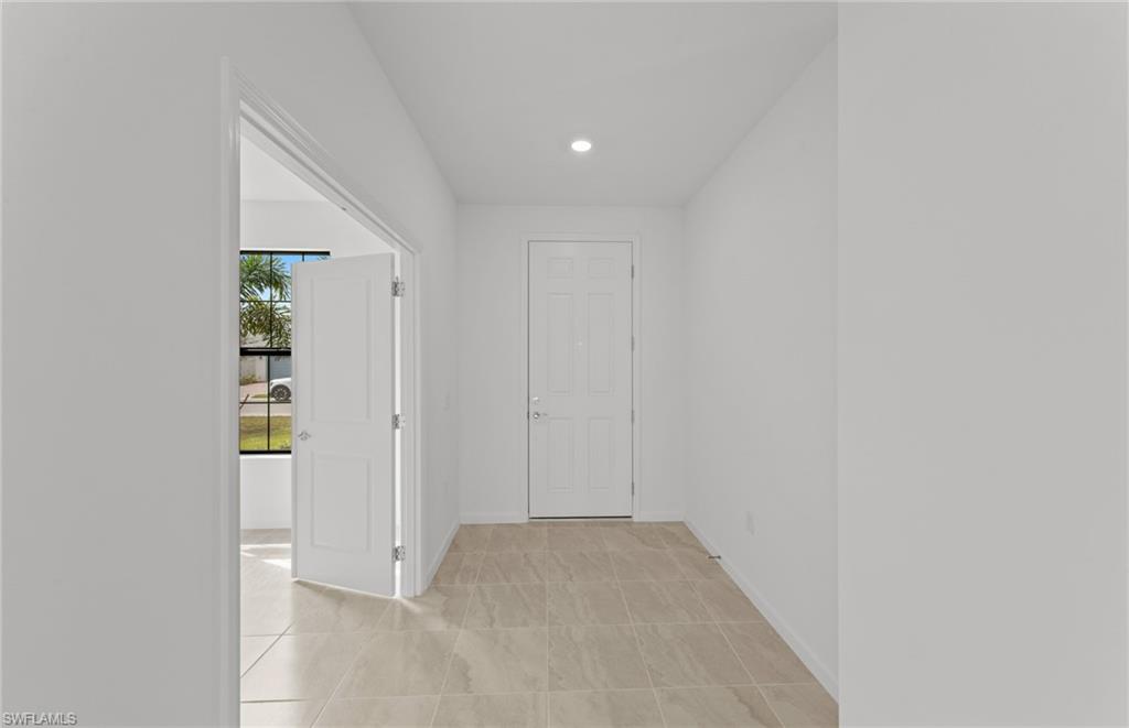 HAMPTON LAKES - Residential