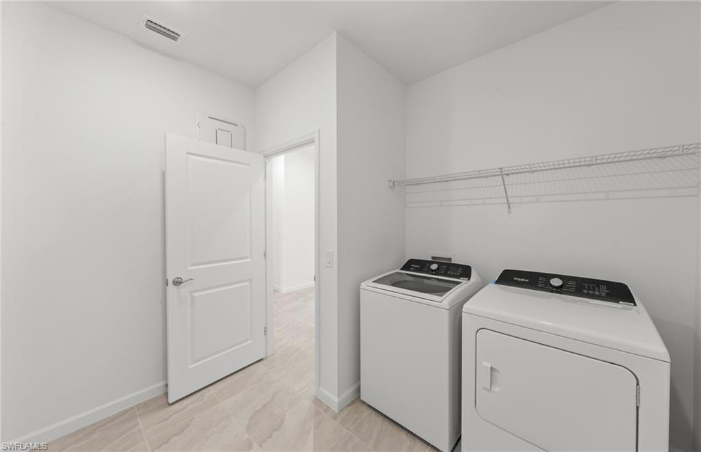 HAMPTON LAKES - Residential