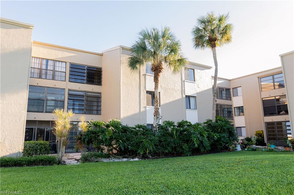 LAKEWOOD - Residential Lease