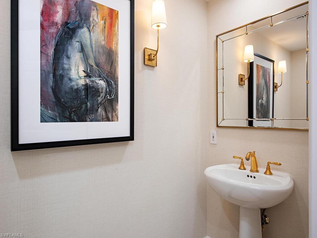 BILTMORE AT BAY COLONY - Residential