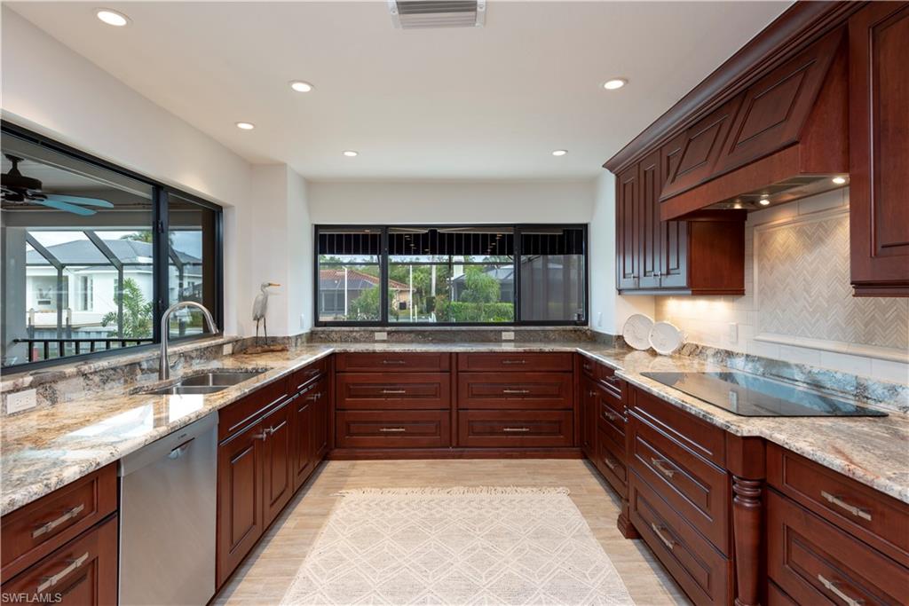 ROYAL HARBOR - Residential