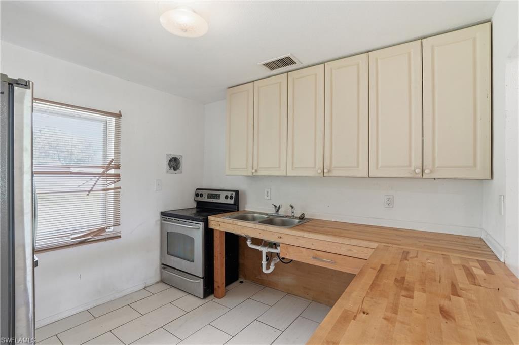 NORTH FORT MYERS - Residential