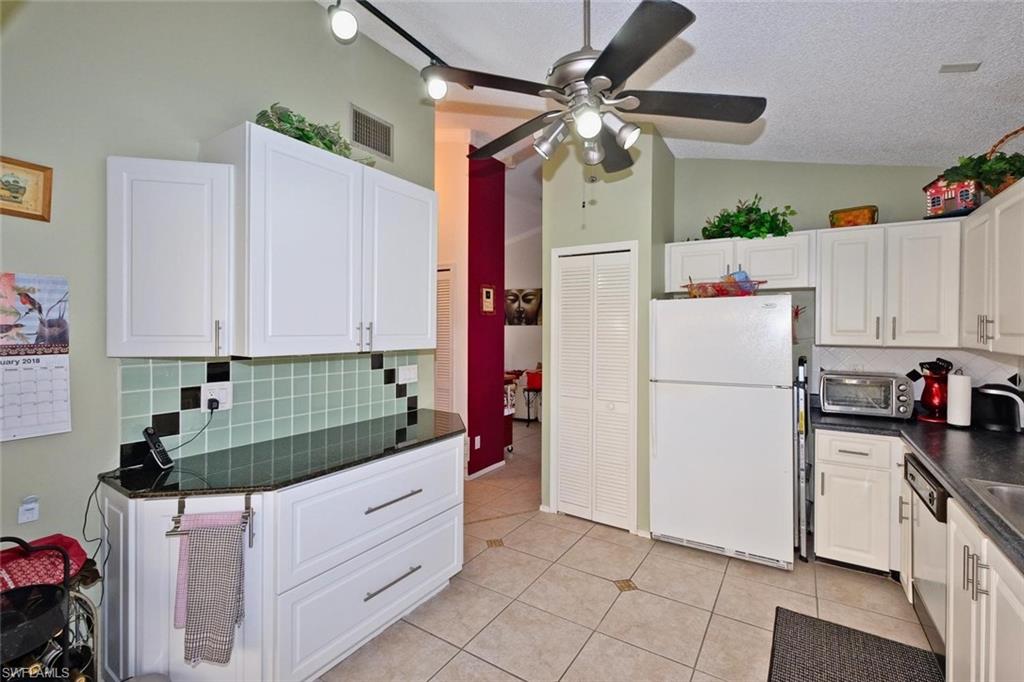 ISLES OF CALOOSA YACHT + RACQUET CLUB - Residential