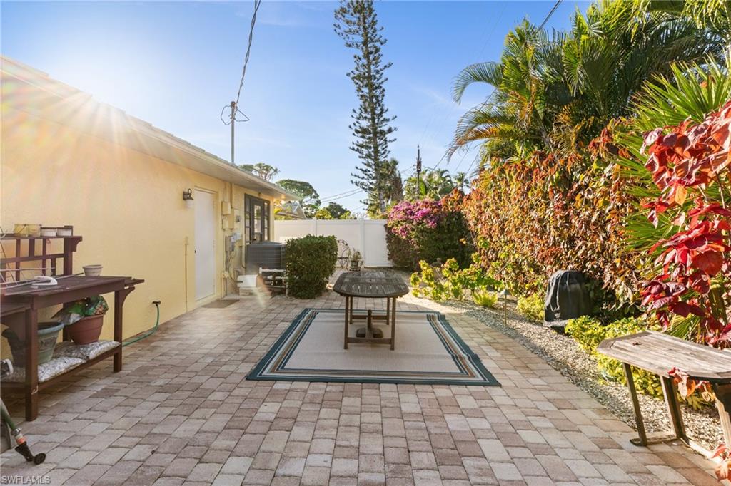 NAPLES PARK - Residential