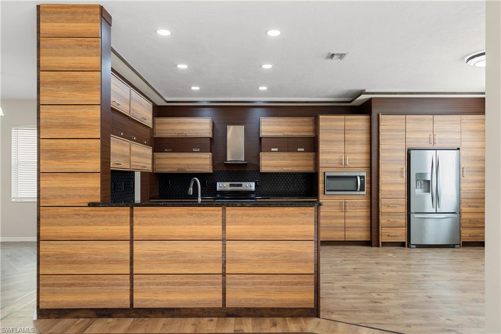 BOTANICA LAKES - Residential